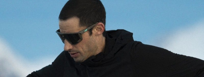 Lunettes de sport Julbo Fury portées de trois-quarts