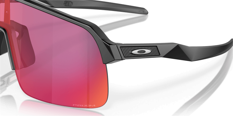 Lunettes de soleil Oakley Sutro portées de trois-quarts