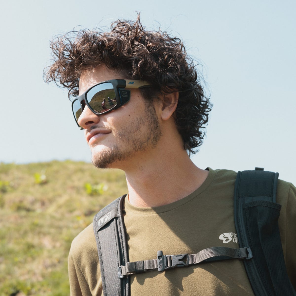 Lunettes de soleil catégorie 4 portées sur glacier en haute montagne